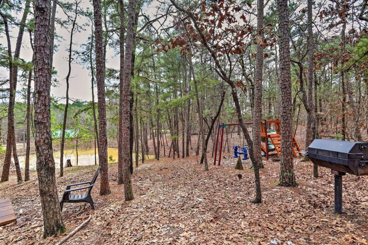 Broken Bow Log Cabin With Fire Pit, Pond, And Deck! Eksteriør billede