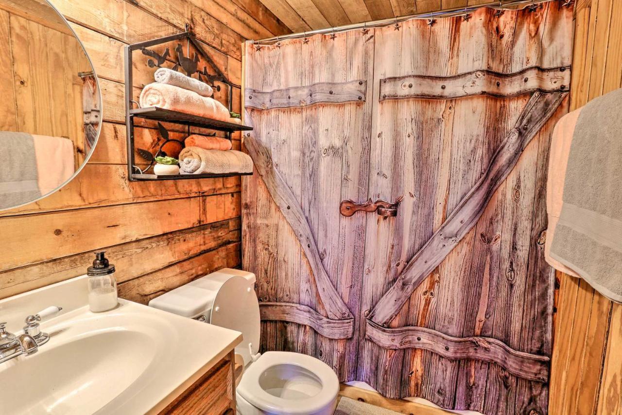 Broken Bow Log Cabin With Fire Pit, Pond, And Deck! Eksteriør billede