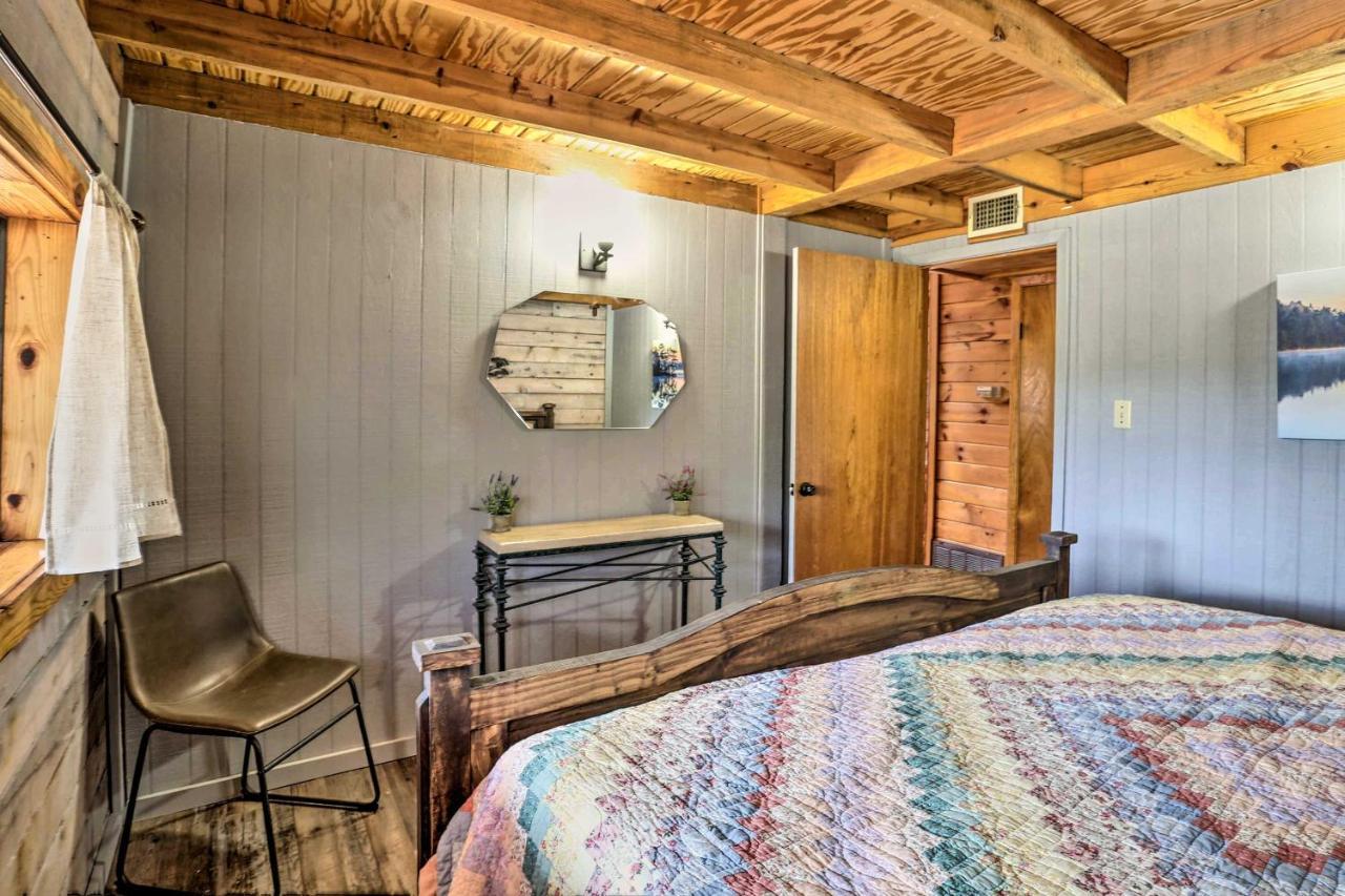Broken Bow Log Cabin With Fire Pit, Pond, And Deck! Eksteriør billede