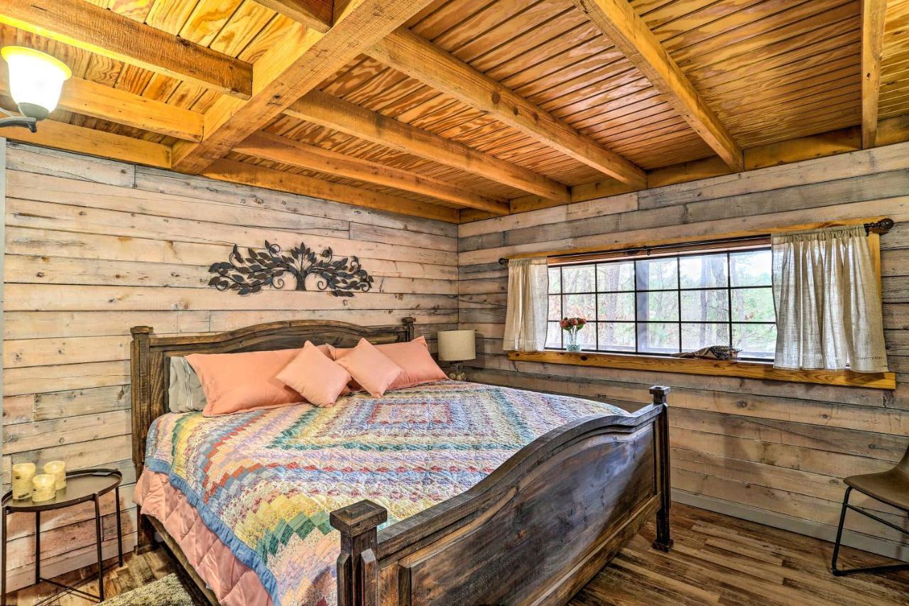 Broken Bow Log Cabin With Fire Pit, Pond, And Deck! Eksteriør billede